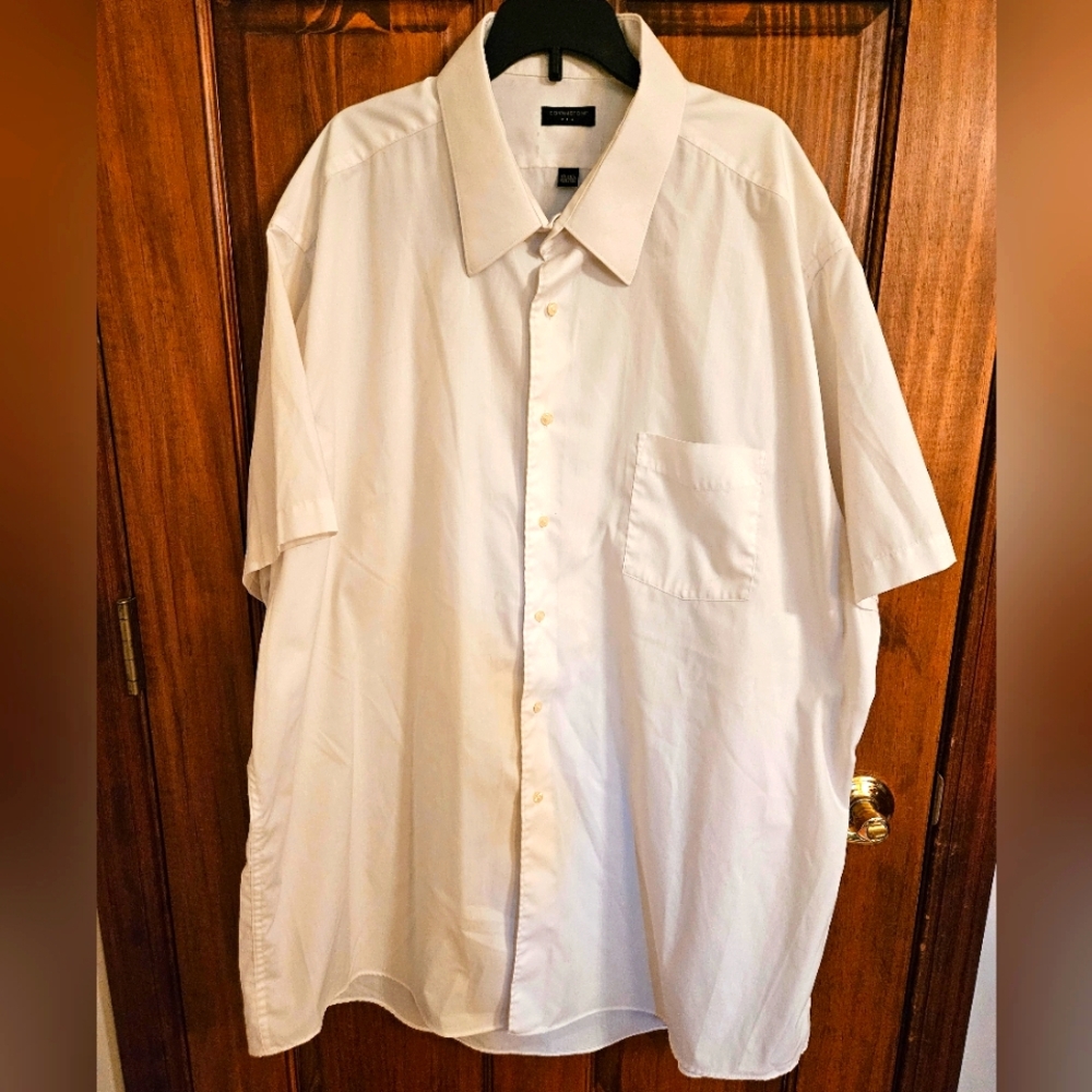 Covington White Collared Short Sleeve Button Down Shirt